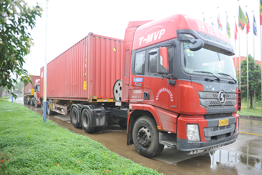 華泰集團生產(chǎn)的100噸棕櫚油精煉項目發(fā)貨剛果金