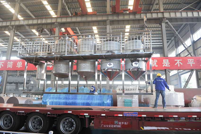 華泰集團(tuán)設(shè)計(jì)制造的5T茶籽油榨油、1T精煉、1T脫蠟項(xiàng)目發(fā)往浙江